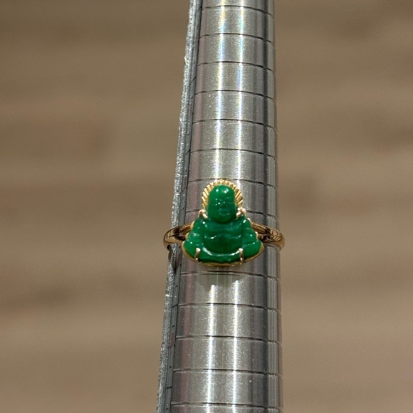 18k gold jade Buddha ring and earring set - Picture 5 of 10